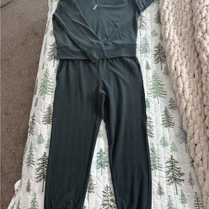 7 Diamonds Forest Green Lounge Set